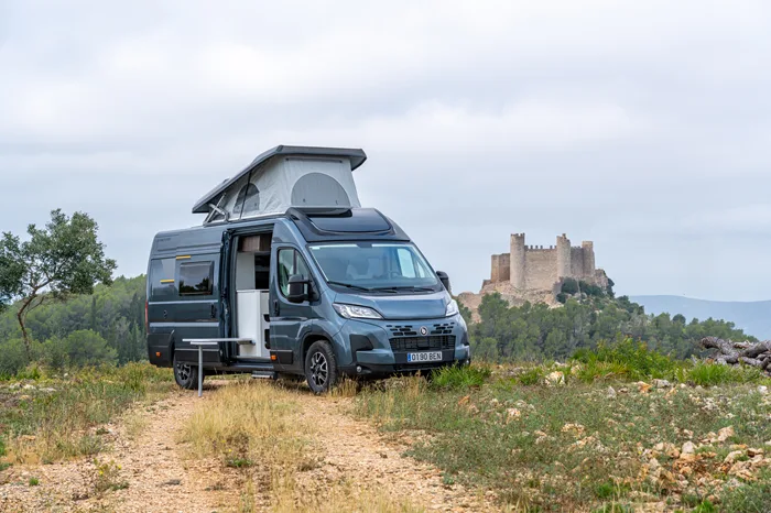 normativa camper 2026: todo lo que debes saber para aparcar y pernoctar legalmente Requisitos para estacionar y pernoctar legalmente en tu camper